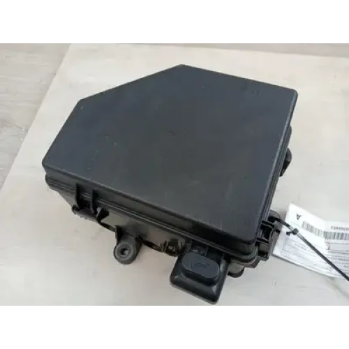 HOLDEN COMMODORE FUSE BOX ENGINE BAY, 3.0/3.6, P/N 92257559, VE, 08/06-05/13 201 HOLDEN COMMODORE FUSE BOX ENGINE BAY, 3.0/3.6, P/N 92257559, VE, 08/06-05/13 201