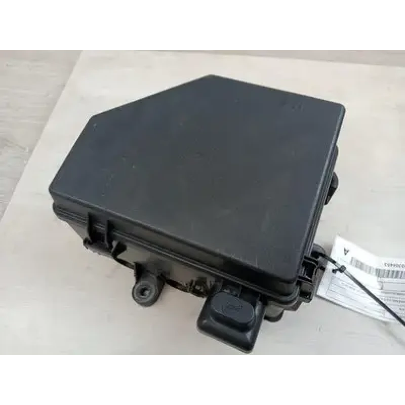 HOLDEN COMMODORE FUSE BOX ENGINE BAY, 3.0/3.6, P/N 92257559, VE, 08/06-05/13 201 HOLDEN COMMODORE FUSE BOX ENGINE BAY, 3.0/3.6, P/N 92257559, VE, 08/06-05/13 201