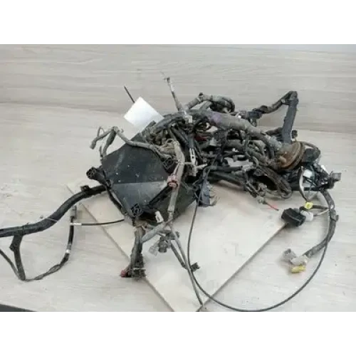 TOYOTA LANDCRUISER FUSE BOX 100 SERIES, ENGINE BAY, 1HDFT TYPE, 01/98-10/07 2002 TOYOTA LANDCRUISER FUSE BOX 100 SERIES, ENGINE BAY, 1HDFT TYPE, 01/98-10/07 2002