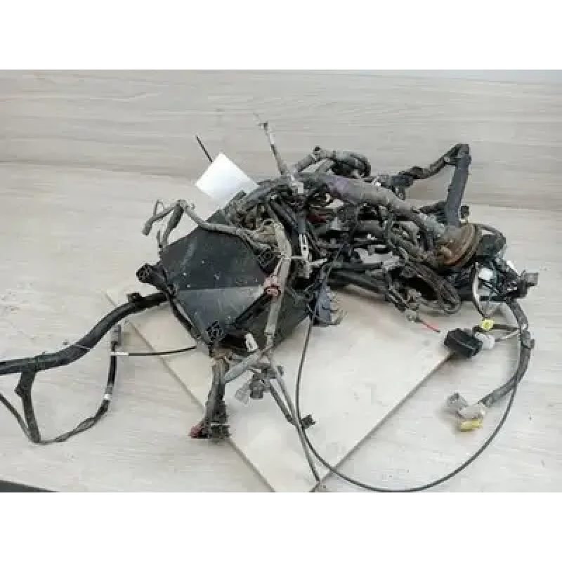 TOYOTA LANDCRUISER FUSE BOX 100 SERIES, ENGINE BAY, 1HDFT TYPE, 01/98-10/07 2002