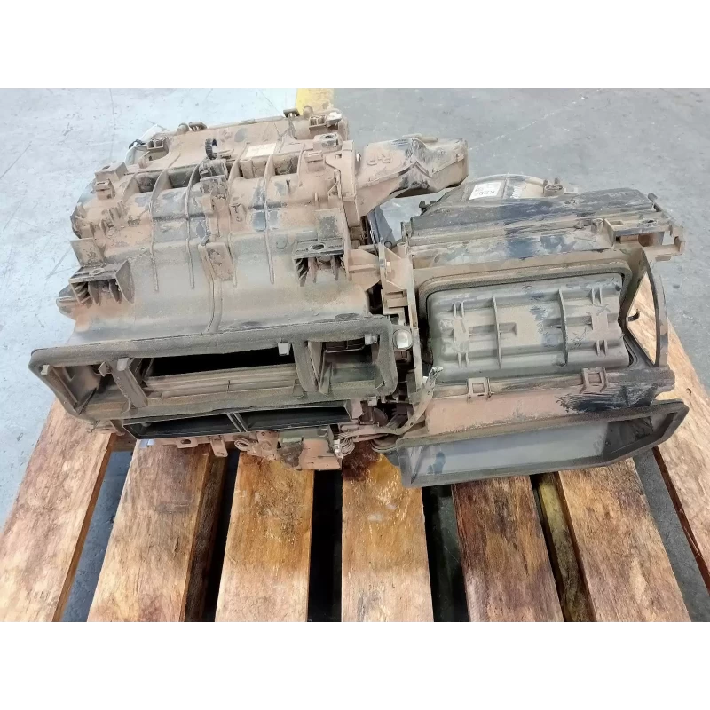 TOYOTA HILUX HEATER CORE/BOX NON CLIMATE CONTROL TYPE, 03/05-08/15 2011