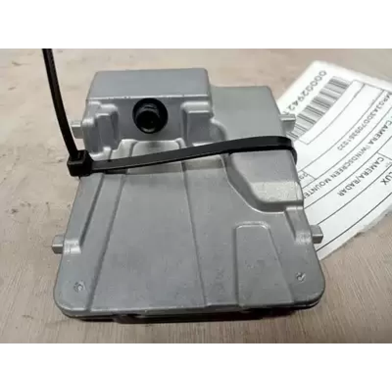 TOYOTA HILUX CAMERA/RADAR FRONT CAMERA (WINDSCREEN MOUNTED), P/N  8646C71012, 06