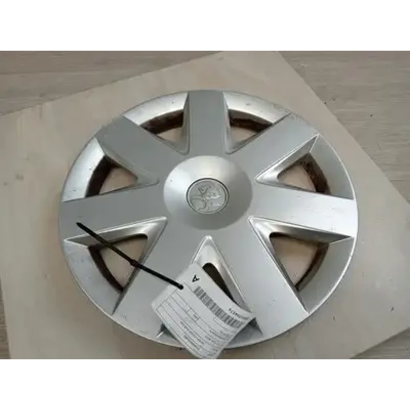 HOLDEN COMMODORE WHEEL COVER/HUB CAP VY1-VZ, 10/02-09/07 2006