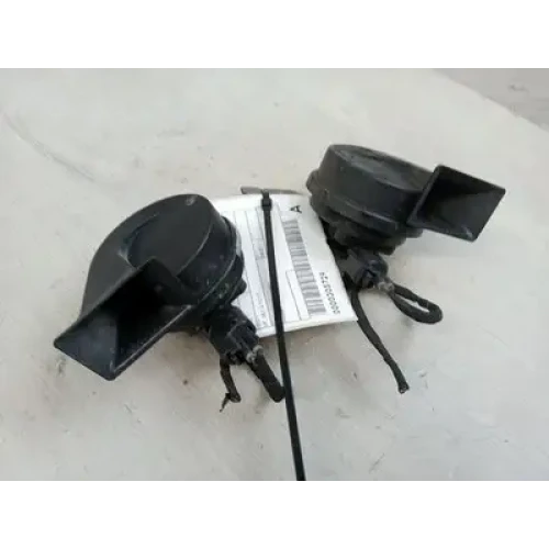 HOLDEN COMMODORE HORN VF, 05/13-12/17 2013
