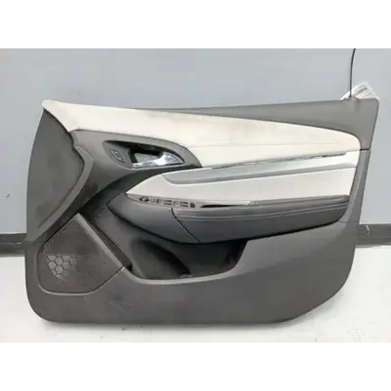 HOLDEN COMMODORE DOOR TRIM RH FRONT, VF, SEDAN/WAGON, CALAIS/CALAIS-V, 05/13-12/ HOLDEN COMMODORE DOOR TRIM RH FRONT, VF, SEDAN/WAGON, CALAIS/CALAIS-V, 05/13-12/