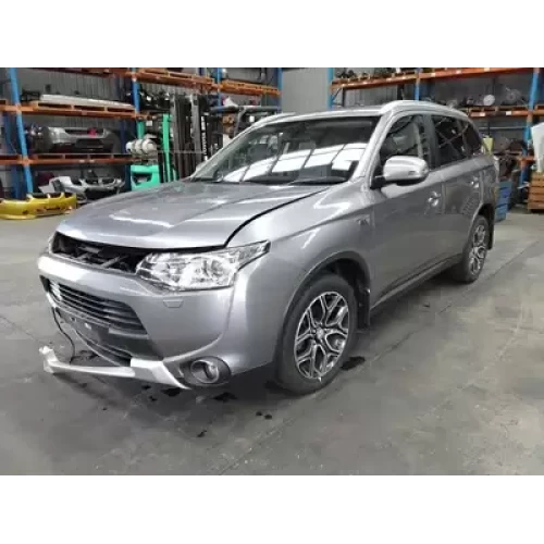 MITSUBISHI OUTLANDER OWNERS HANDBOOK ZJ-ZL, PETROL, 10/12-07/21 2014