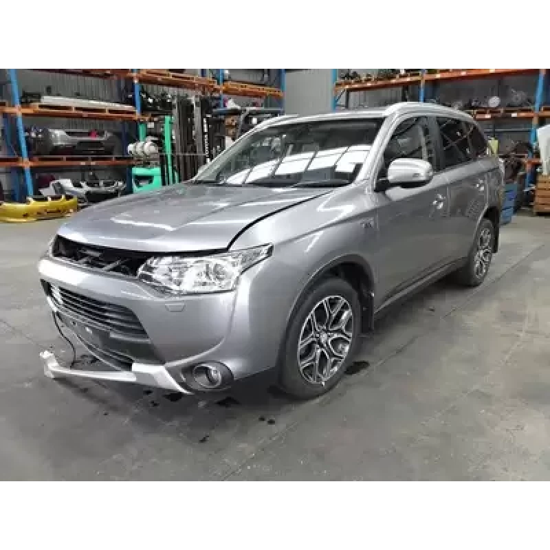 MITSUBISHI OUTLANDER OWNERS HANDBOOK ZJ-ZL, PETROL, 10/12-07/21 2014