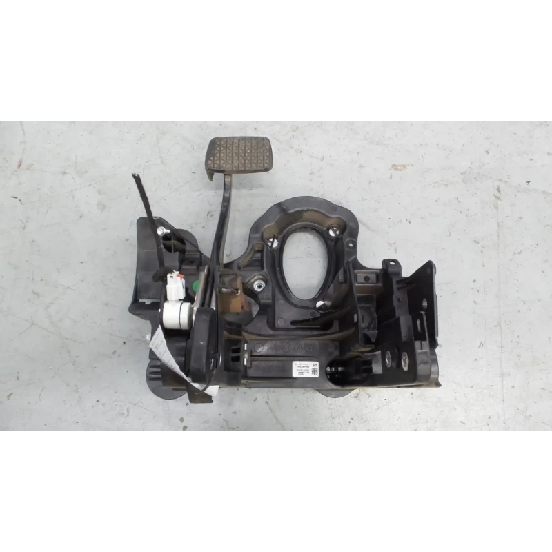 HOLDEN STATESMAN/CAPRICE PEDAL ASSEMBLY WN 05/13-12/17 2013