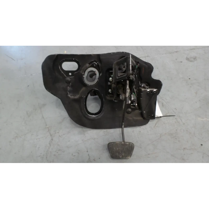 HOLDEN COMMODORE PEDAL ASSEMBLY VE, BRAKE PEDAL, 08/06-04/13 2007