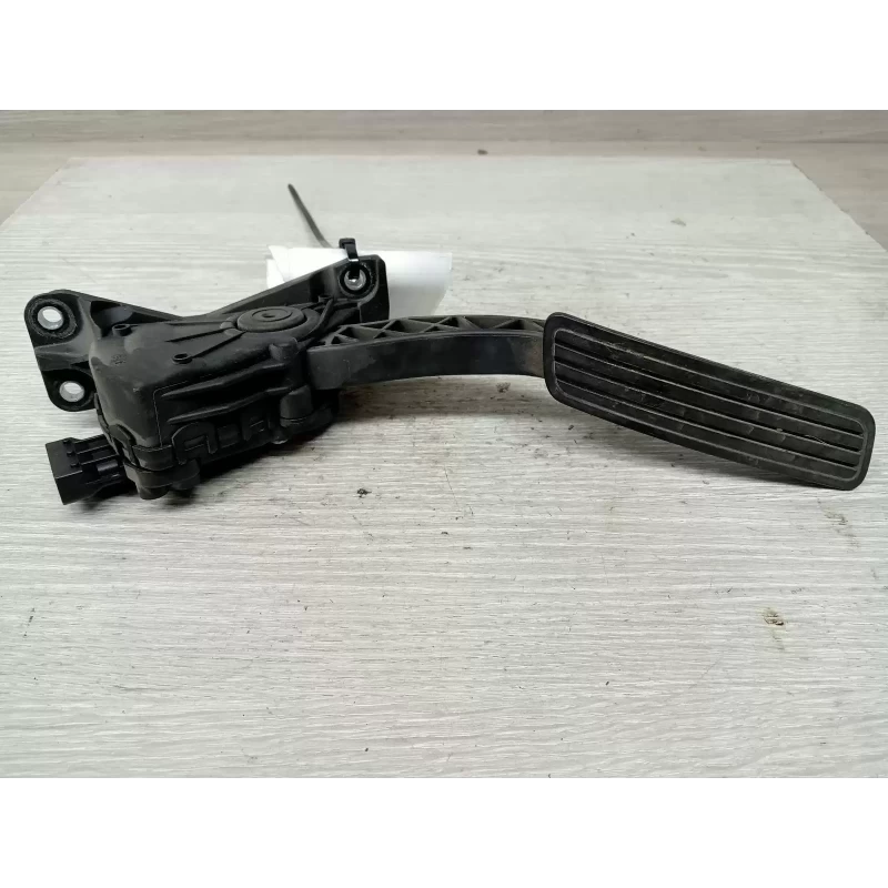 HOLDEN COMMODORE PEDAL ASSEMBLY VE, ACCELERATOR PEDAL ONLY,  08/06-05/13 2008