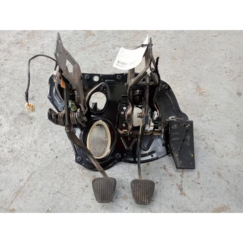HOLDEN COMMODORE PEDAL ASSEMBLY VE, ASSEMBLY, MANUAL T/M TYPE,  08/06-05/13 2009
