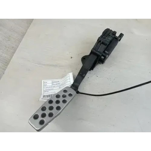 HOLDEN COMMODORE PEDAL ASSEMBLY VF, ACCELERATOR PEDAL, AUTO T/M, 05/13-12/17 201