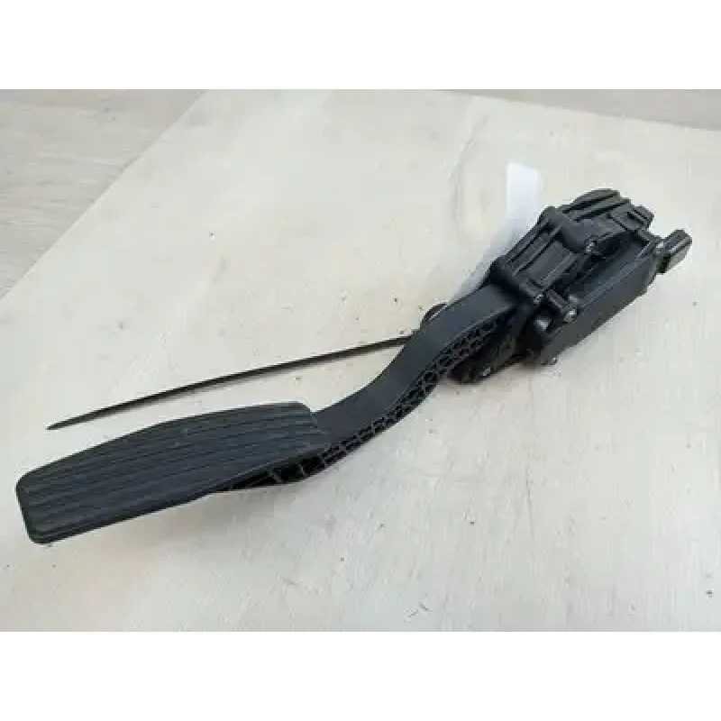 HOLDEN COMMODORE PEDAL ASSEMBLY VF, ACCELERATOR PEDAL, AUTO T/M, 05/13-12/17 201