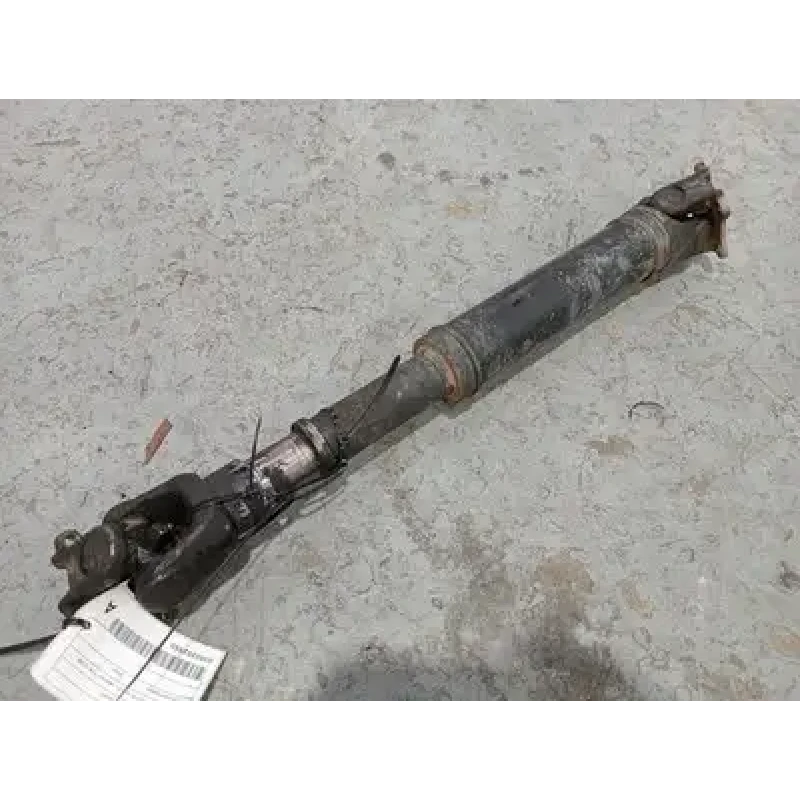 TOYOTA LANDCRUISER FRONT PROP SHAFT 100 SERIES, 4.2, 1HD-FTE, DIESEL, MANUAL T/M TOYOTA LANDCRUISER FRONT PROP SHAFT 100 SERIES, 4.2, 1HD-FTE, DIESEL, MANUAL T/M