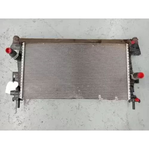 FORD FOCUS RADIATOR AUTO/MANUAL, PETROL, NON TURBO, LW, 05/11-08/15 2013