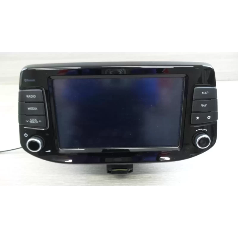 HYUNDAI I30 STEREO/HEAD UNIT HEAD UNIT & DISPLAY, 8 IN, SAT NAV/PREMIUM AUDI