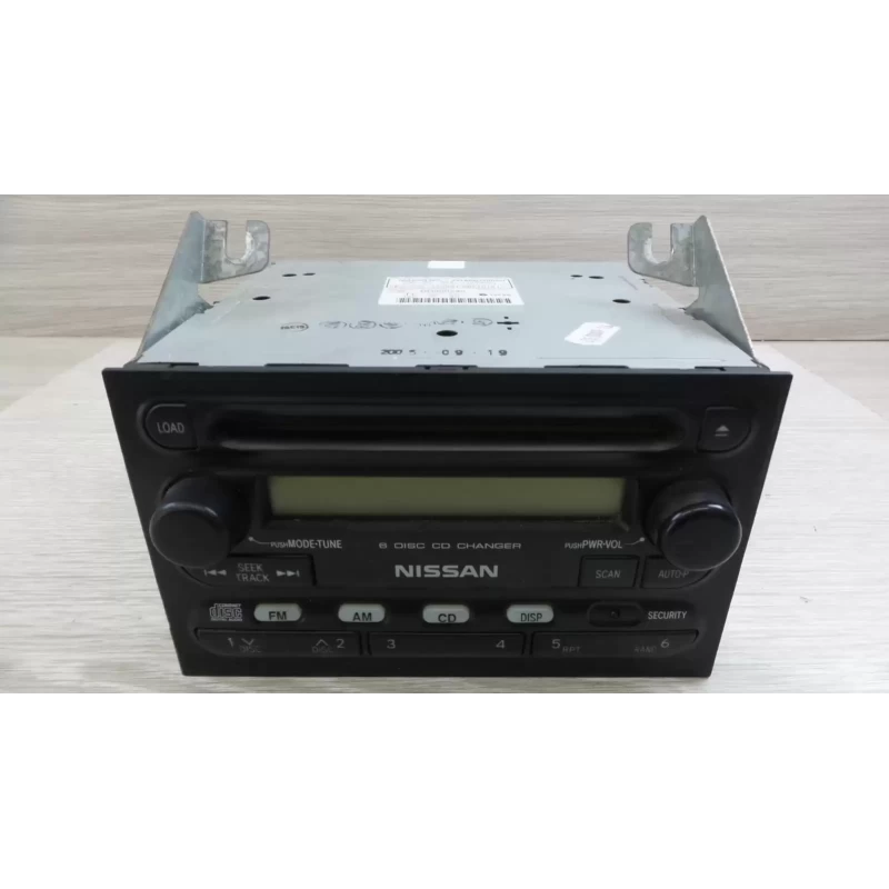 NISSAN NAVARA STEREO/HEAD UNIT D40, HEAD UNIT, VIN VSK, 6 DISC STACK CD STACKER,