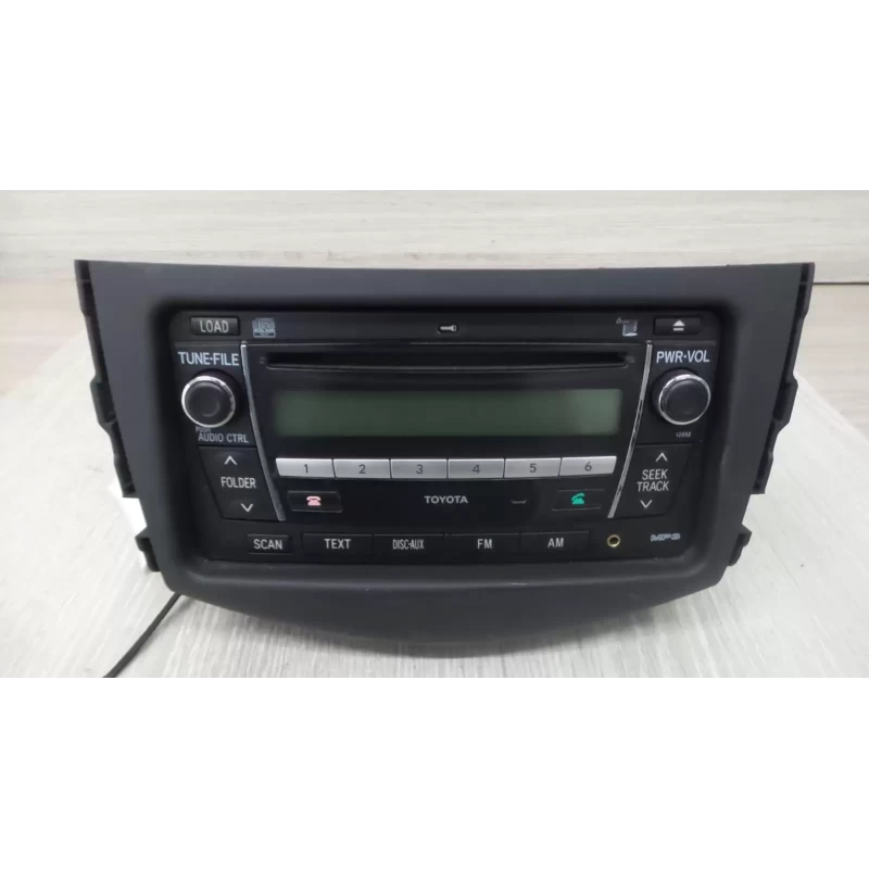 TOYOTA RAV4 STEREO/HEAD UNIT 6 DISC CD STACKER (P/N ON FACE 12852), ACA33, 11/05