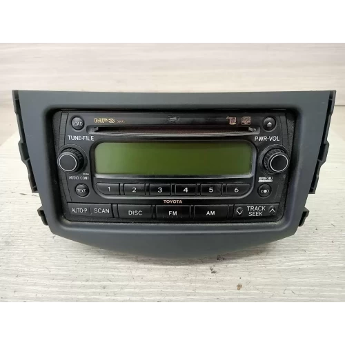 TOYOTA RAV4 STEREO/HEAD UNIT 6 DISC CD STACKER (P/N ON FACE 32812), ACA33, 11/05