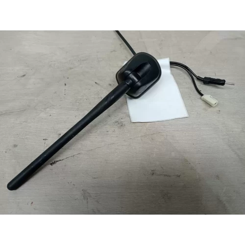 MITSUBISHI TRITON ANTENNA FACTORY (ROOF MOUNTED), MQ-MR, 03/15-10/23 2021