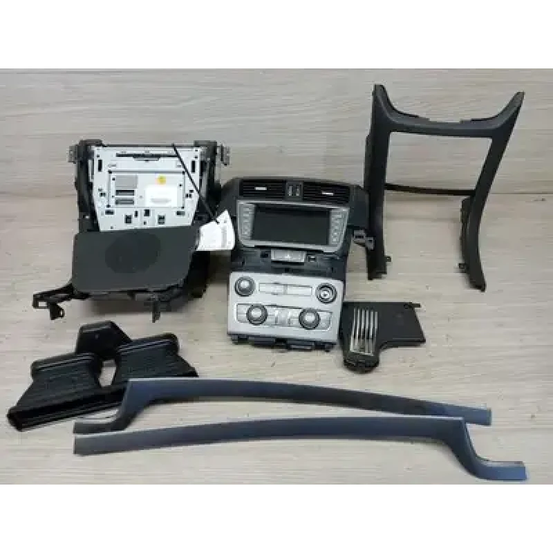 HOLDEN COMMODORE STEREO/HEAD UNIT HEAD UNIT & DISPLAY/CONTROL PANEL ASSY, SI