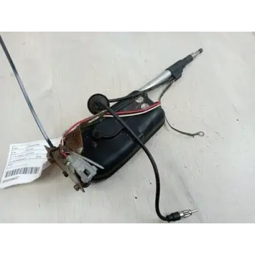 HOLDEN COMMODORE ANTENNA VY1-VZ, POWER, 10/02-09/07 2006