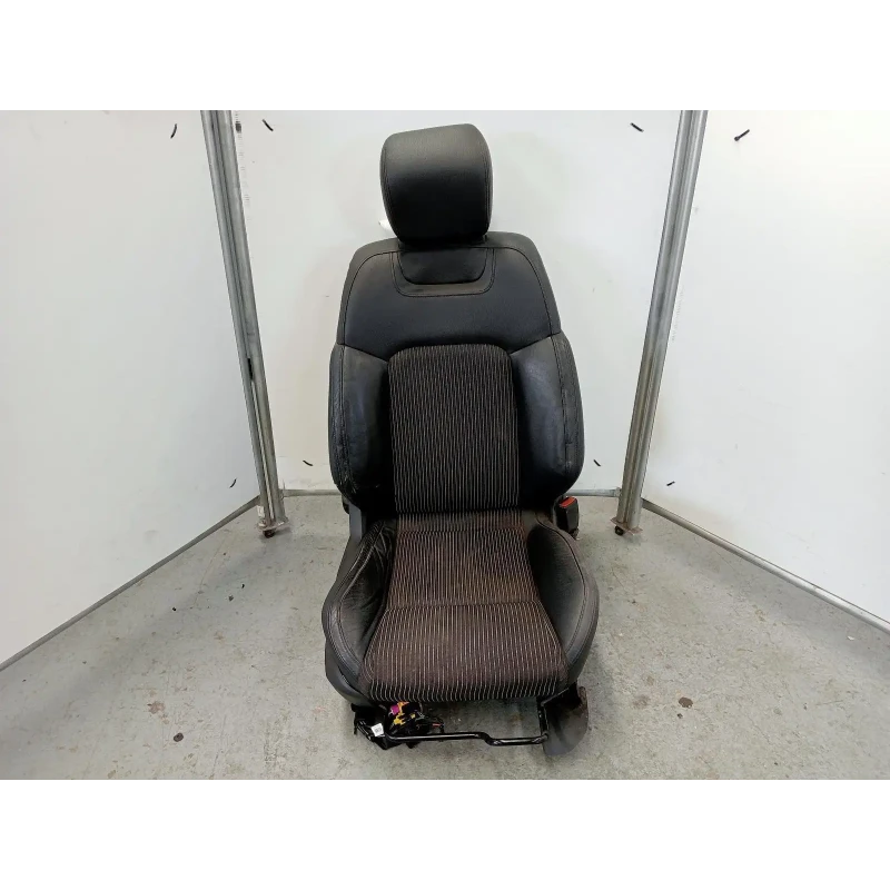 HOLDEN COMMODORE FRONT SEAT RH FRONT, VE S2, SEDAN/WAGON, CLOTH/LEATHER (ONYX),