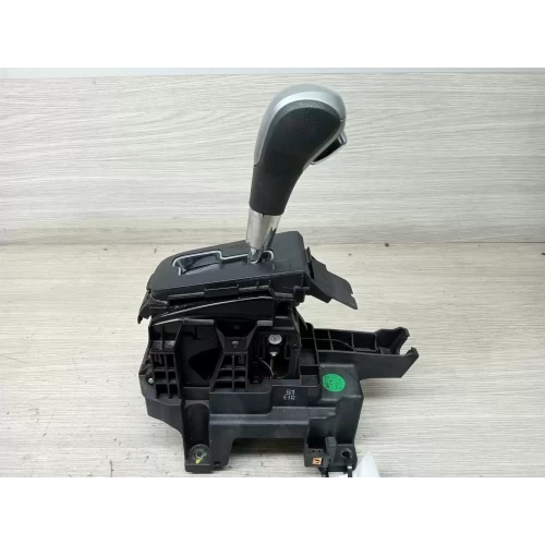 HOLDEN CRUZE GEAR STICK/SHIFTER AUTO T/M, JG, 05/09-02/11 2009