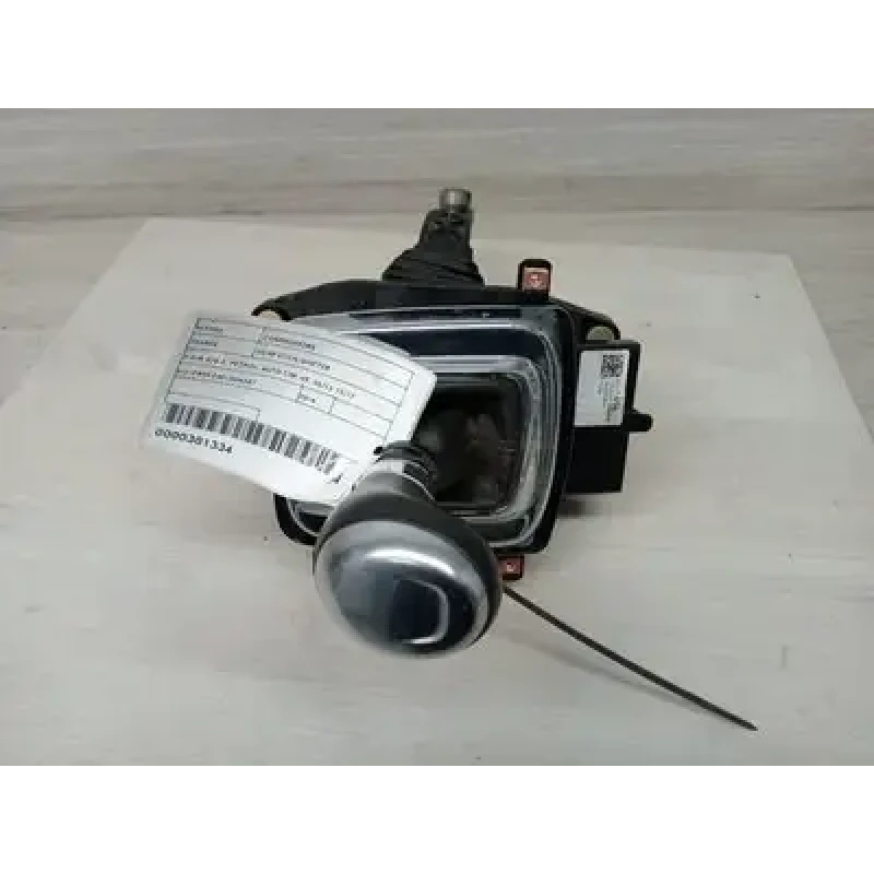 HOLDEN COMMODORE GEAR STICK/SHIFTER 3.6/6.0/6.2, PETROL, AUTO T/M, VF, 05/13-12/