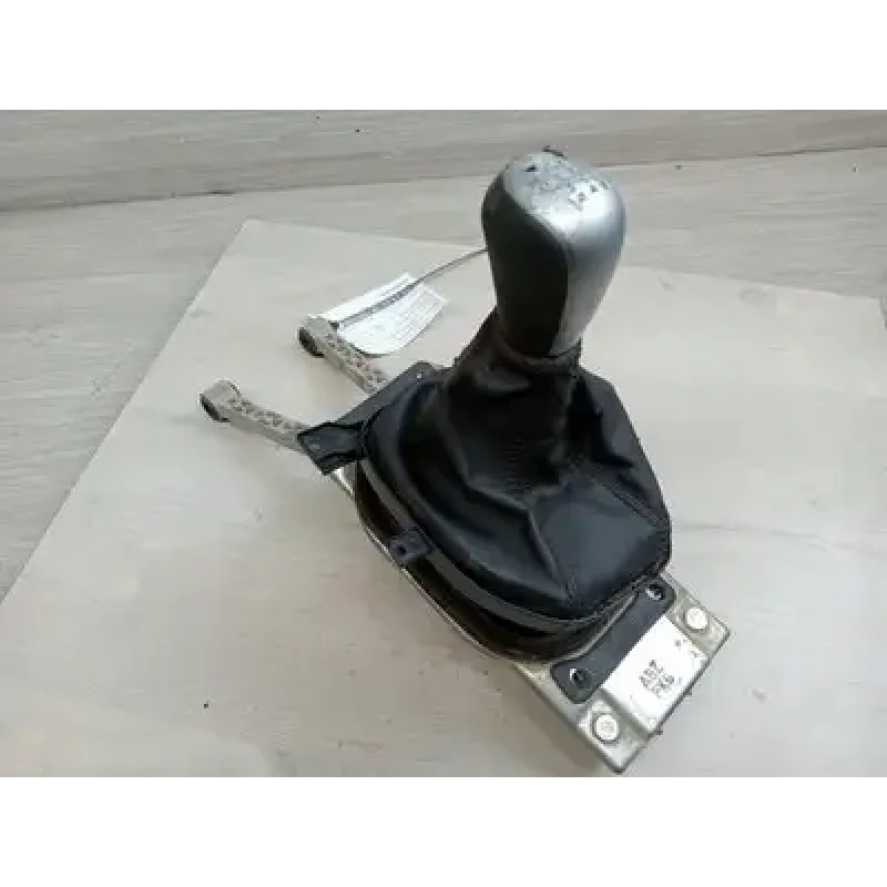 HOLDEN COMMODORE GEAR STICK/SHIFTER VE, MANUAL, V6, 08/06-05/13 2011