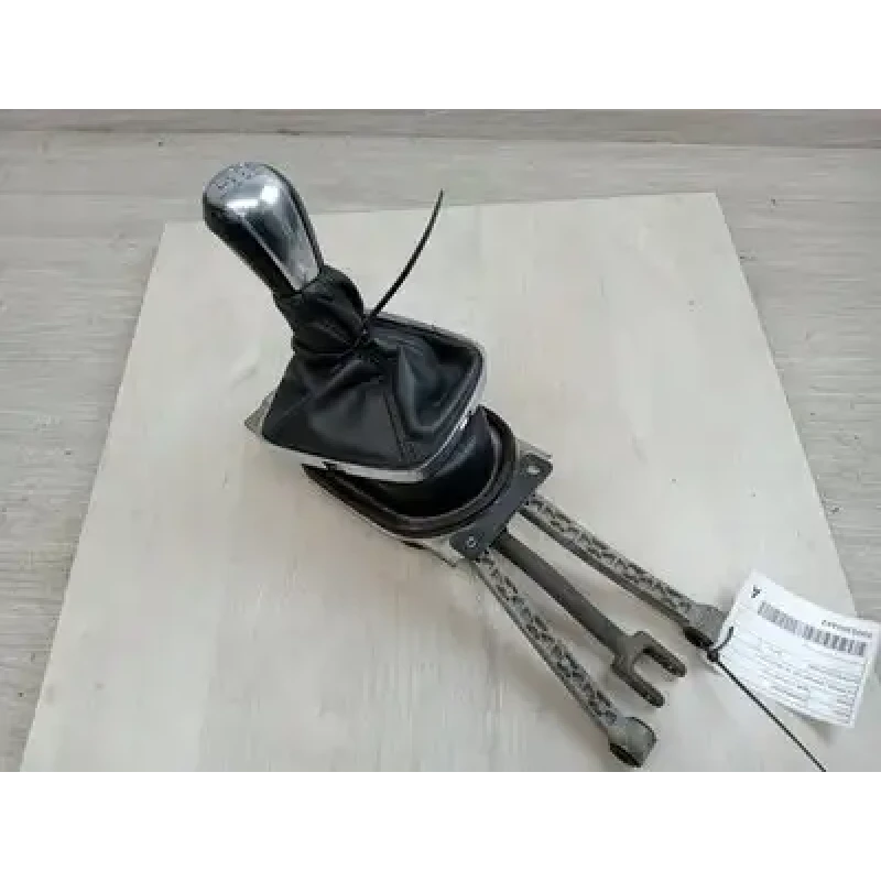HOLDEN COMMODORE GEAR STICK/SHIFTER 3.6, PETROL, MANUAL T/M, VF, 05/13-12/17 201