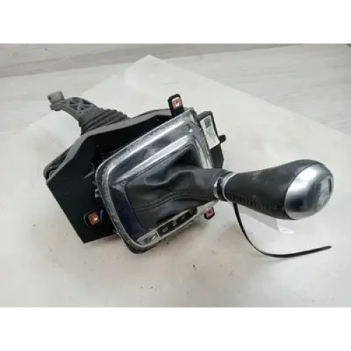 HOLDEN COMMODORE GEAR STICK/SHIFTER 3.6/6.0/6.2, PETROL, AUTO T/M, VF, 05/13-12/ HOLDEN COMMODORE GEAR STICK/SHIFTER 3.6/6.0/6.2, PETROL, AUTO T/M, VF, 05/13-12/
