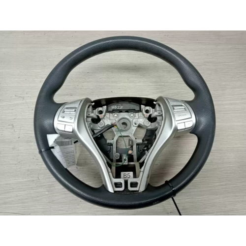 NISSAN NAVARA STEERING WHEEL NP300, VINYL, W/ MENU/RETURN BUTTON TYPE, 04/15-11/