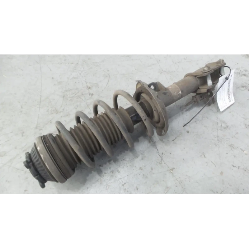 HOLDEN ASTRA LEFT FRONT STRUT AH, 1.9, AUTO T/M TYPE, 5DR HATCH/WAGON, 10/04-08/