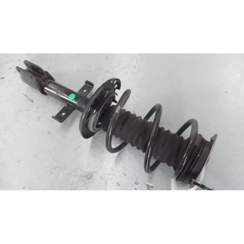 RENAULT CAPTUR LEFT FRONT STRUT J87, 08/14-12/19 2015