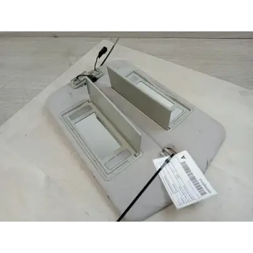 HOLDEN STATESMAN/CAPRICE SUN VISOR WH, PAIR, 06/99-04/03 2002 HOLDEN STATESMAN/CAPRICE SUN VISOR WH, PAIR, 06/99-04/03 2002