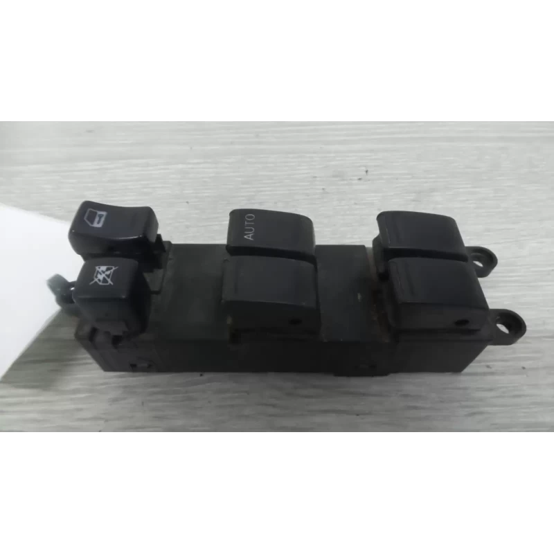 NISSAN XTRAIL POWER WINDOW SWITCH RH FRONT (MASTER SWITCH), T30, 10/01-09/07 200