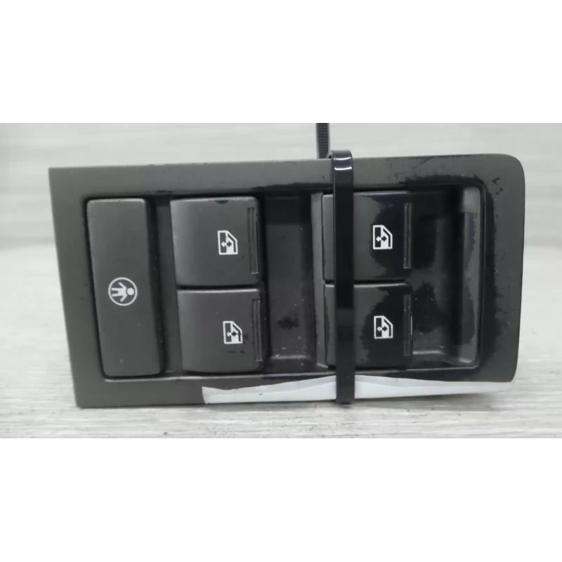 HOLDEN STATESMAN/CAPRICE POWER WINDOW SWITCH WK/WL 05/03-08/06 2003