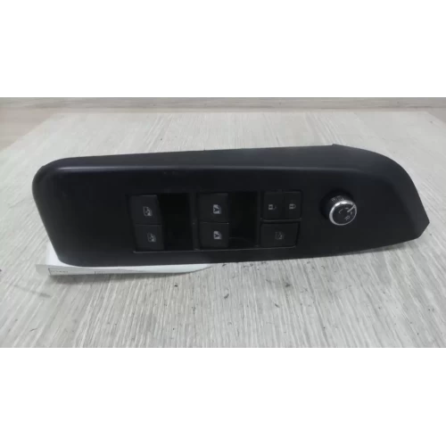 TOYOTA KLUGER POWER WINDOW SWITCH RH FRONT (MASTER SWITCH), GSU50/GSU55, 03/14-0