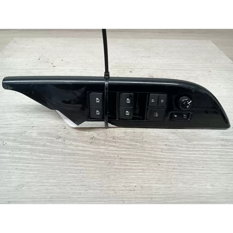 TOYOTA HILUX POWER WINDOW SWITCH RH FRONT (MASTER SWITCH), DUAL CAB, W/ AUTO FOL