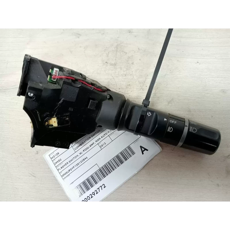 MAZDA BT50 COMBINATION SWITCH FLASHER SWITCH, W/ FOGLAMP, NON AUTO H/LAMP TYPE,