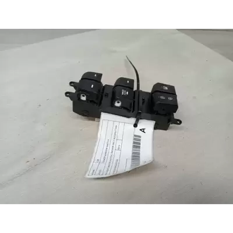HYUNDAI I30 POWER WINDOW SWITCH RH FRONT (MASTER SWITCH), DRIVER ONLY AUTO BUTTO