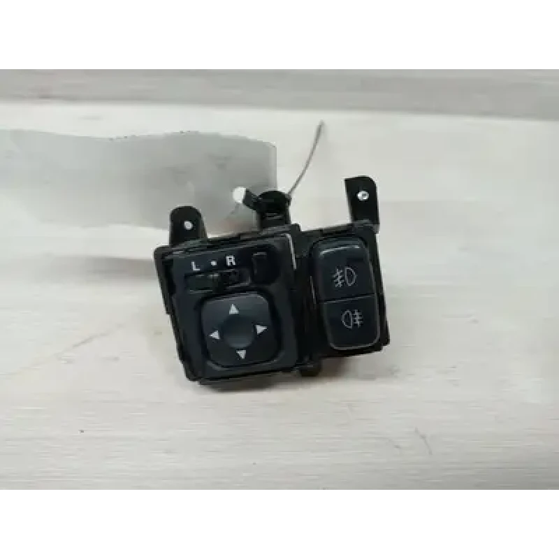 MITSUBISHI PAJERO MISC SWITCH/RELAY MIRROR SWITCH, NS-NW, 08/06-08/14 06 07 08 0