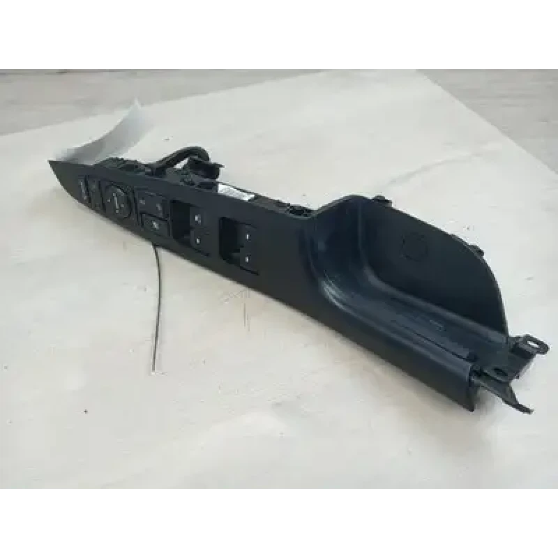 HYUNDAI TUCSON POWER WINDOW SWITCH RH FRONT (MASTER SWITCH ASSY), W/ POWER FOLD