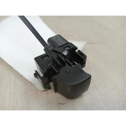 MITSUBISHI TRITON POWER WINDOW SWITCH LH FRONT/LH REAR/RH REAR MQ-MR, 03/15-10/2