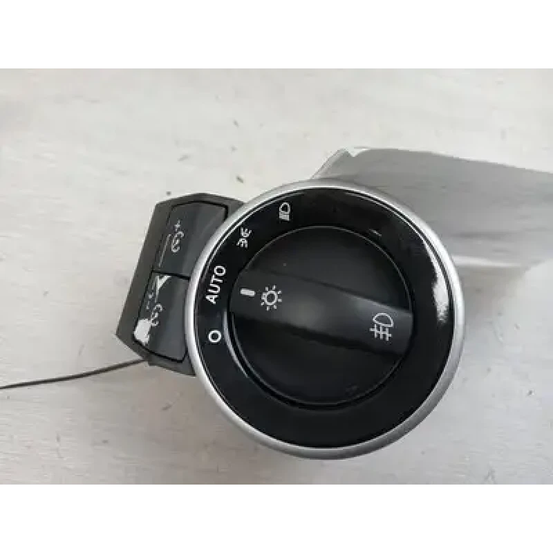 HOLDEN COMMODORE COMBINATION SWITCH HEADLAMP SWITCH, VE, BLACK (P/N 92201134), W