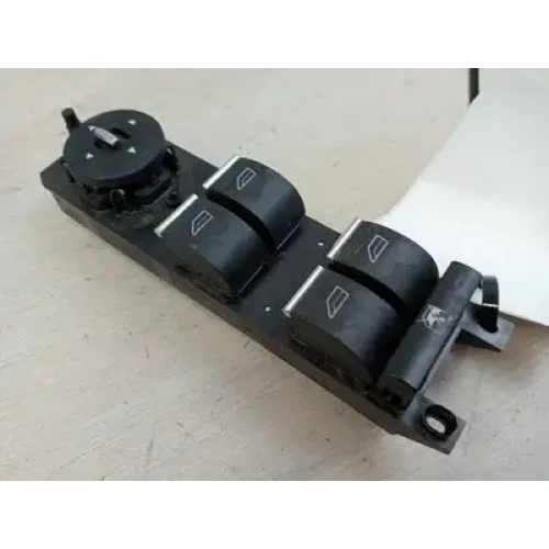 FORD FOCUS POWER WINDOW SWITCH RH FRONT (MASTER SWITCH), LW, POWER FOLD, W/ CHRO