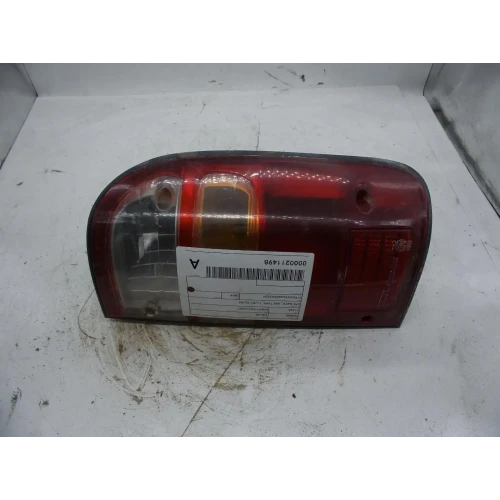TOYOTA HILUX RIGHT TAILLIGHT UTE BACK, SR5 TYPE, 11/01-03/05 2004