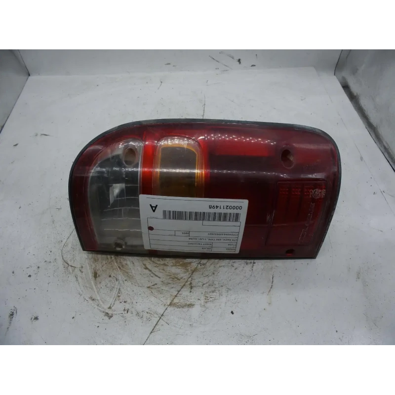 TOYOTA HILUX RIGHT TAILLIGHT UTE BACK, SR5 TYPE, 11/01-03/05 2004