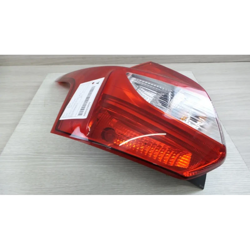 FORD FOCUS LEFT TAILLIGHT LW, HATCH, LED STRIPE TYPE, 05/11-08/15 2011